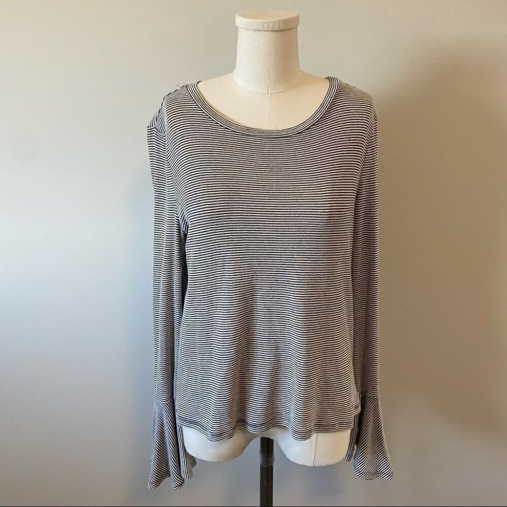 Anthropologie RO & DE Toastworthy Bell Sleeve Top - Picture 6 of 14